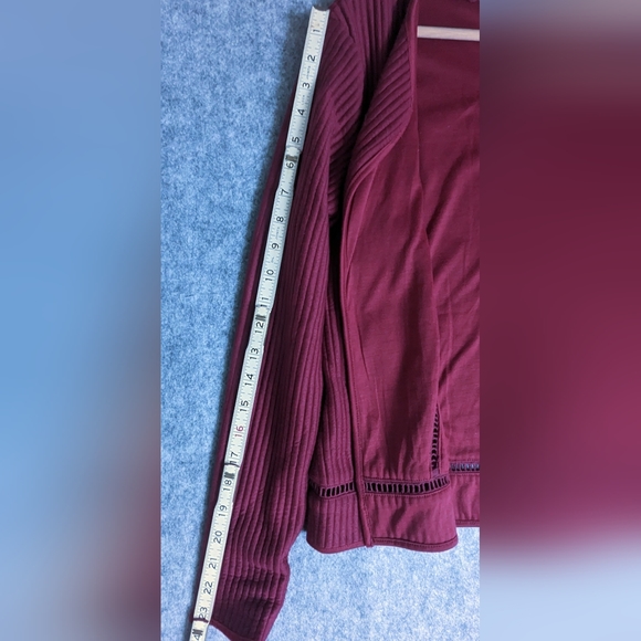 NWT Annabelle Cropped Burgundy Cardigan Small - Picture 2 of 11